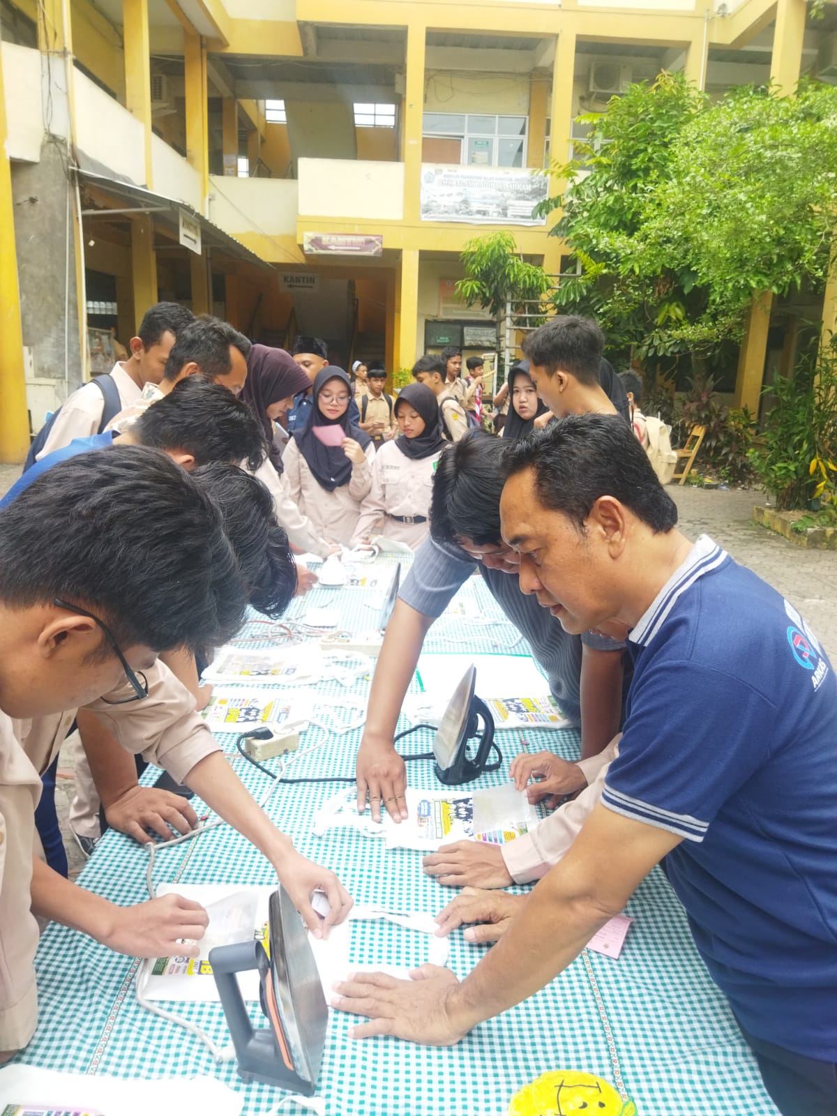 Teknik Jaringan Komputer dan Telekomunikasi